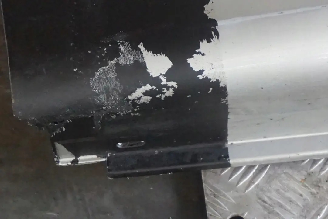 BMW E60 E61 2 M5 M Sport Listello Portiera Apertura Gonna SX Argento-Titanio - SKU 0396899-TS2 - Numero di parte 0396899