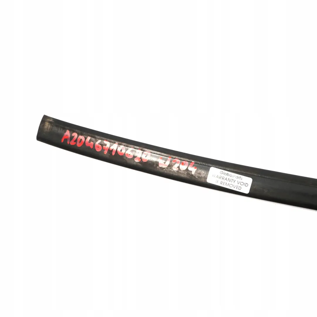 Mercedes-Benz W204 Revetement Pare-Brise Haut Joint pour à propos du numéro de pièce A2046710620 Mercedes-Benz W204 Revetement Pare-Brise Haut Joint - SKU A2046710620 - Numéro de pièce A2046710620