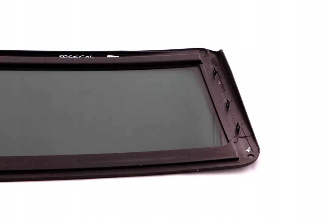 Couvercle Fenetre Schiebehebedach Revetement pour BMW E60 à propos du numéro de pièce 7033533 BMW E60 Couvercle Fenetre Schiebehebedach Revetement - SKU 7033533 - Numéro de pièce 7033533