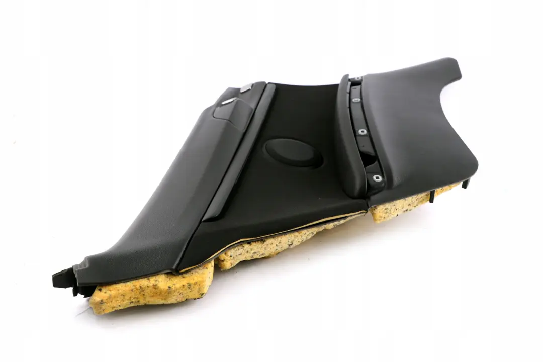 Door Card Lining Black Anthracite Trim Panel Rear Left para BMW E92 con número de pieza 9165913 BMW E92 Door Card Lining Black Anthracite Trim Panel Rear Left - SKU 9165913 - Número de pieza 9165913