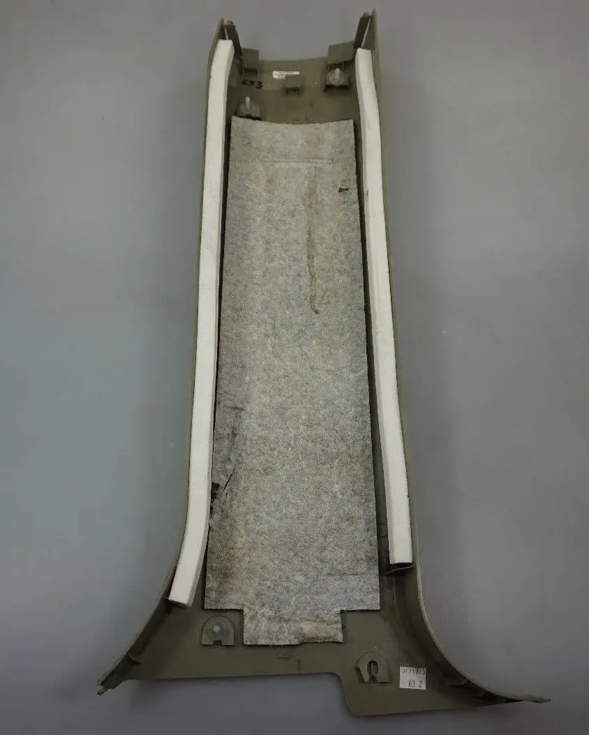 Cubierta Columna Centro Inferior Izquierda Pastell Verde para BMW E53 con número de pieza 8211905 BMW E53 Cubierta Columna Centro Inferior Izquierda Pastell Verde - SKU 8259255 - Número de pieza 8211905