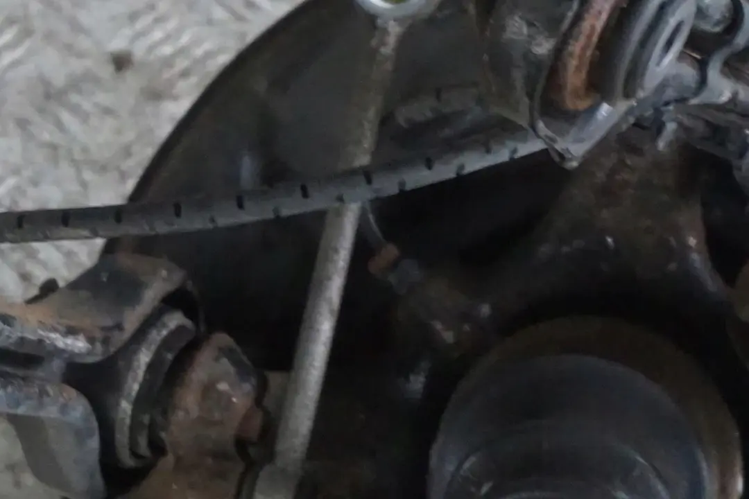 M47N2 L'Arbre De Sortie Pivotement Frein a etrier Arriere Gauche pour BMW E87 118d à propos du numéro de pièce 6774809 BMW E87 118d M47N2 L'Arbre De Sortie Pivotement Frein a etrier Arriere Gauche - SKU 6774809-25 - Numéro de pièce 6774809