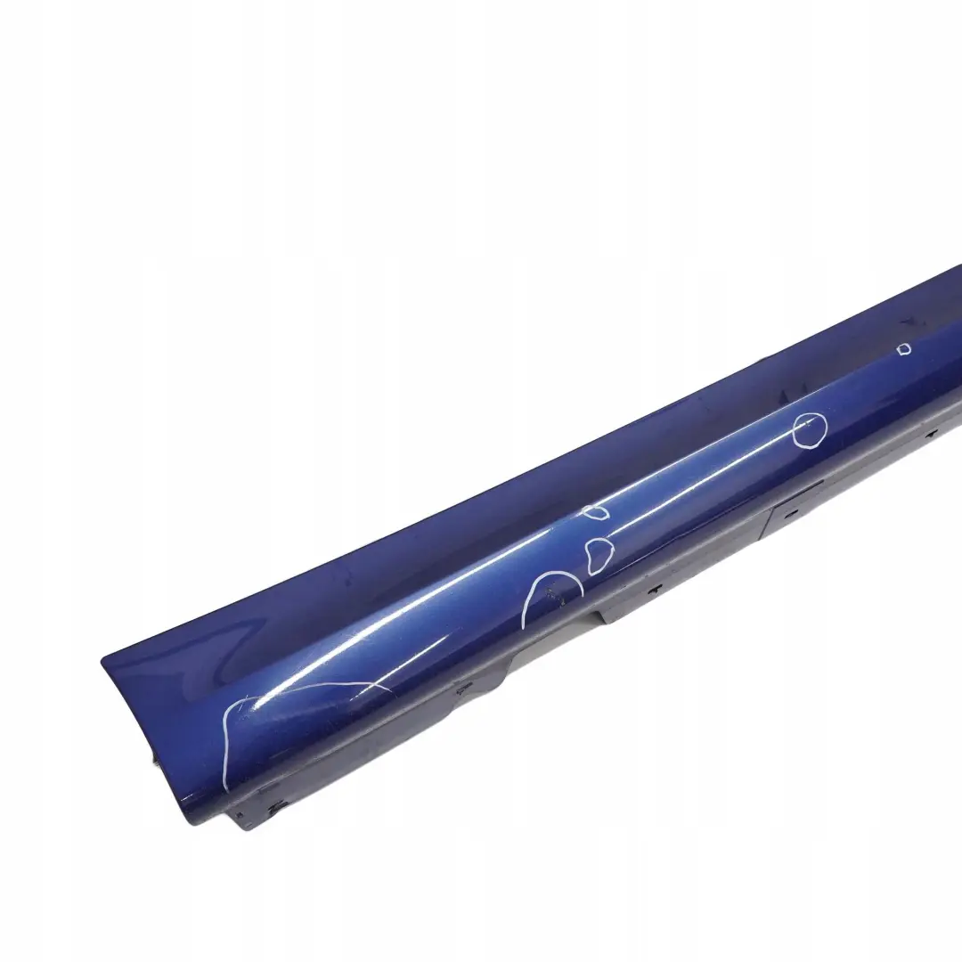 Sill Strip Faldon Lateral Derecho Le Mans Azul - 381 para BMW E90 LCI M Sport con número de pieza 0037230 BMW E90 LCI M Sport Sill Strip Faldon Lateral Derecho Le Mans Azul - 381 - SKU 0037230-LMB - Número de pieza 0037230