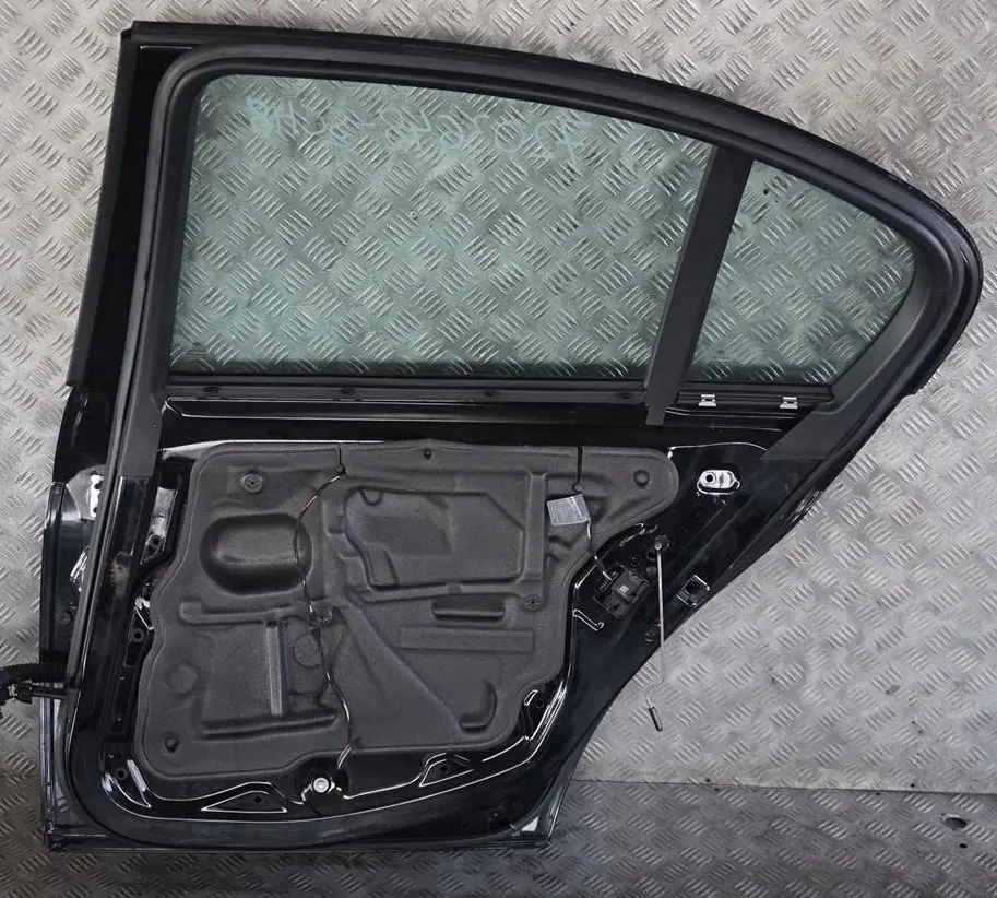BMW 3 E90 Drzwi prawe tylne schwarz II 668 - SKU 7203648-SCH8 - Numer Części 7203648