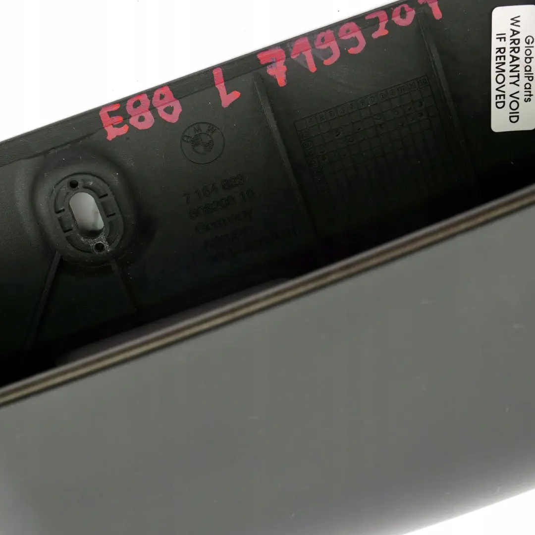 Carenatura Protezione Antiribaltamento SX Nero 7164823 per BMW E88 con numero di parte 7199201 BMW E88 Carenatura Protezione Antiribaltamento SX Nero 7164823 - SKU 7199201 - Numero di parte 7199201