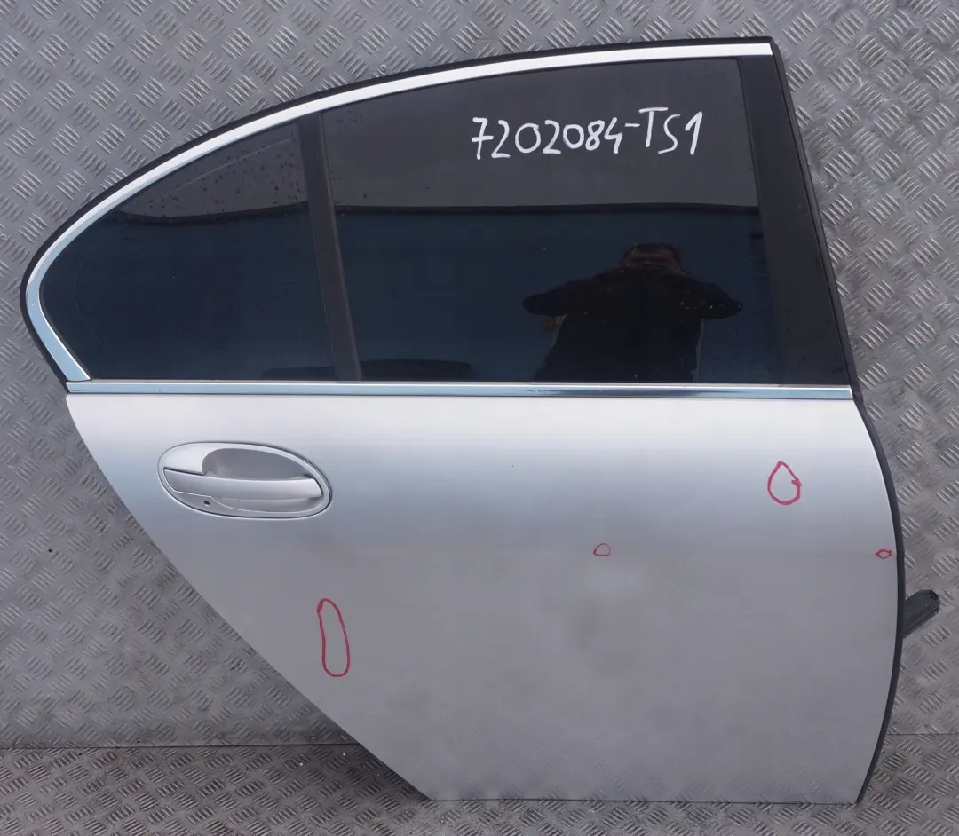 Beifahrer Tür hinten rechts Titansilber Silber Metallic für BMW 7 er E65 mit Teilenummer 7202084 BMW 7 er E65 Beifahrer Tür hinten rechts Titansilber Silber Metallic - SKU 7202084-TS1 - Teilenummer 7202084
