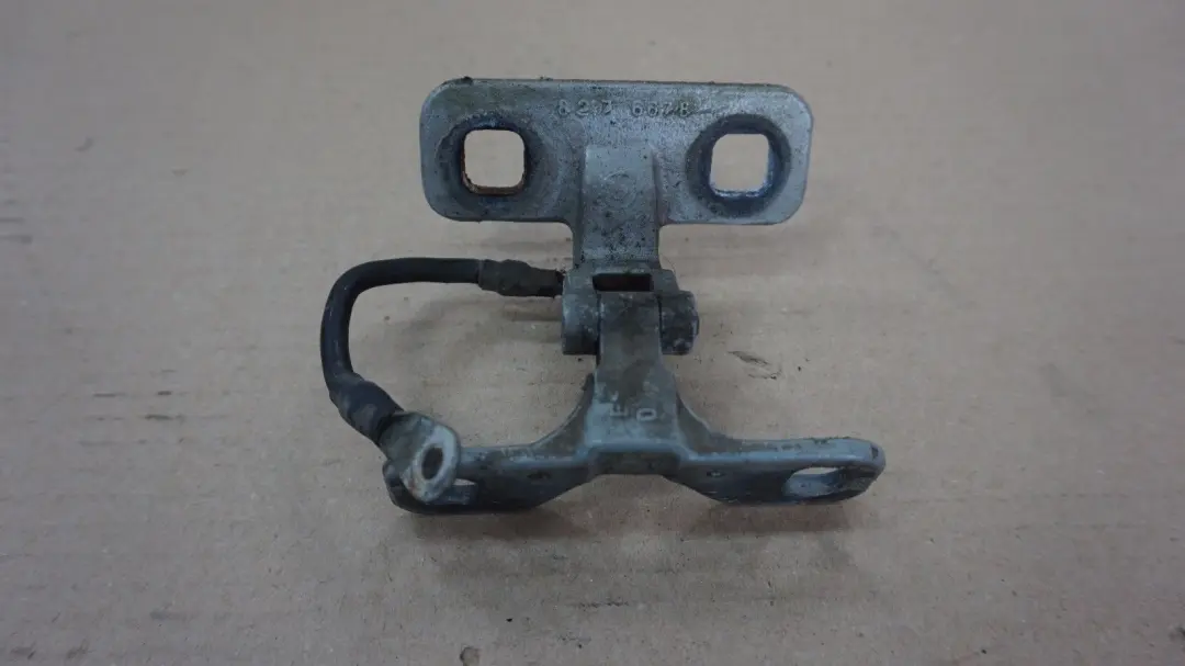 BMW X5 Series E53 Boot Trunk Lid Left Upper Hinge N/S Graugruen 442 Grey Green - SKU 8247667-GG - Part number 7006121
