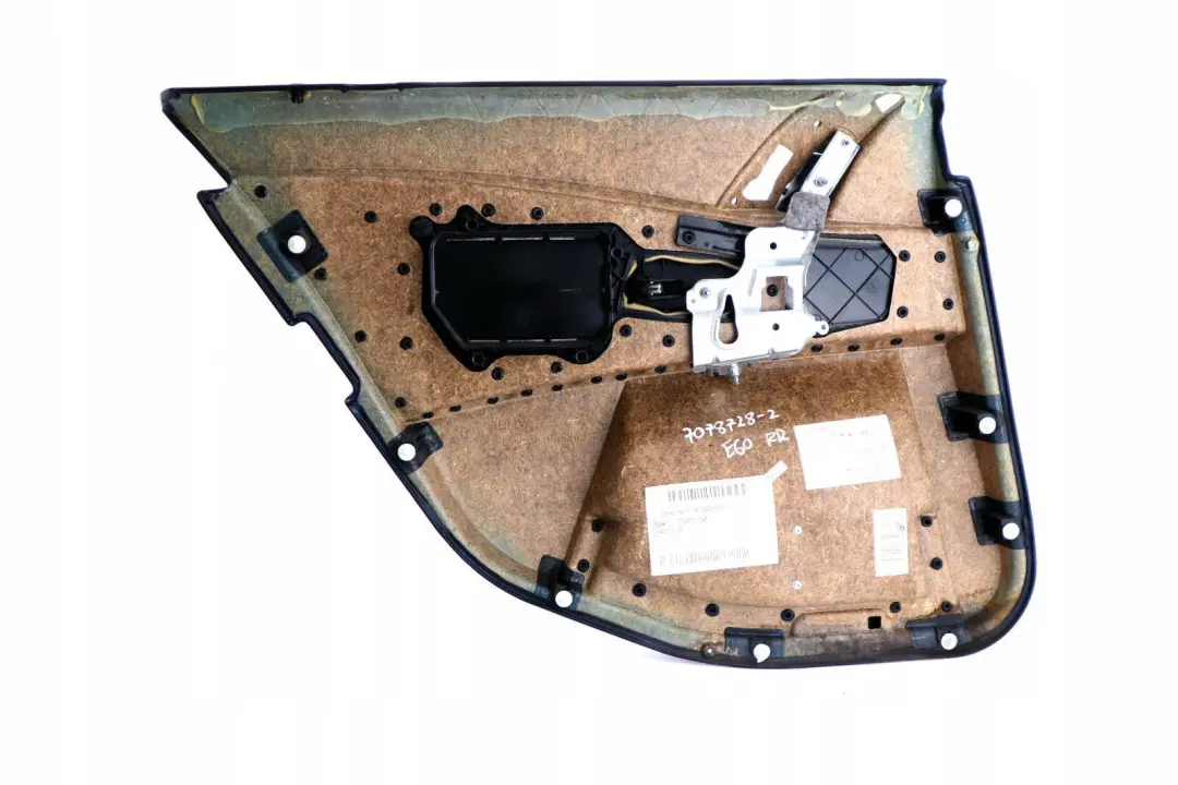 Boczek tapicerka drzwi prawa prawy tył do BMW E60 E61 o numerze 7078728 BMW E60 E61 Boczek tapicerka drzwi prawa prawy tył - SKU 7078728 - Numer Części 7078728