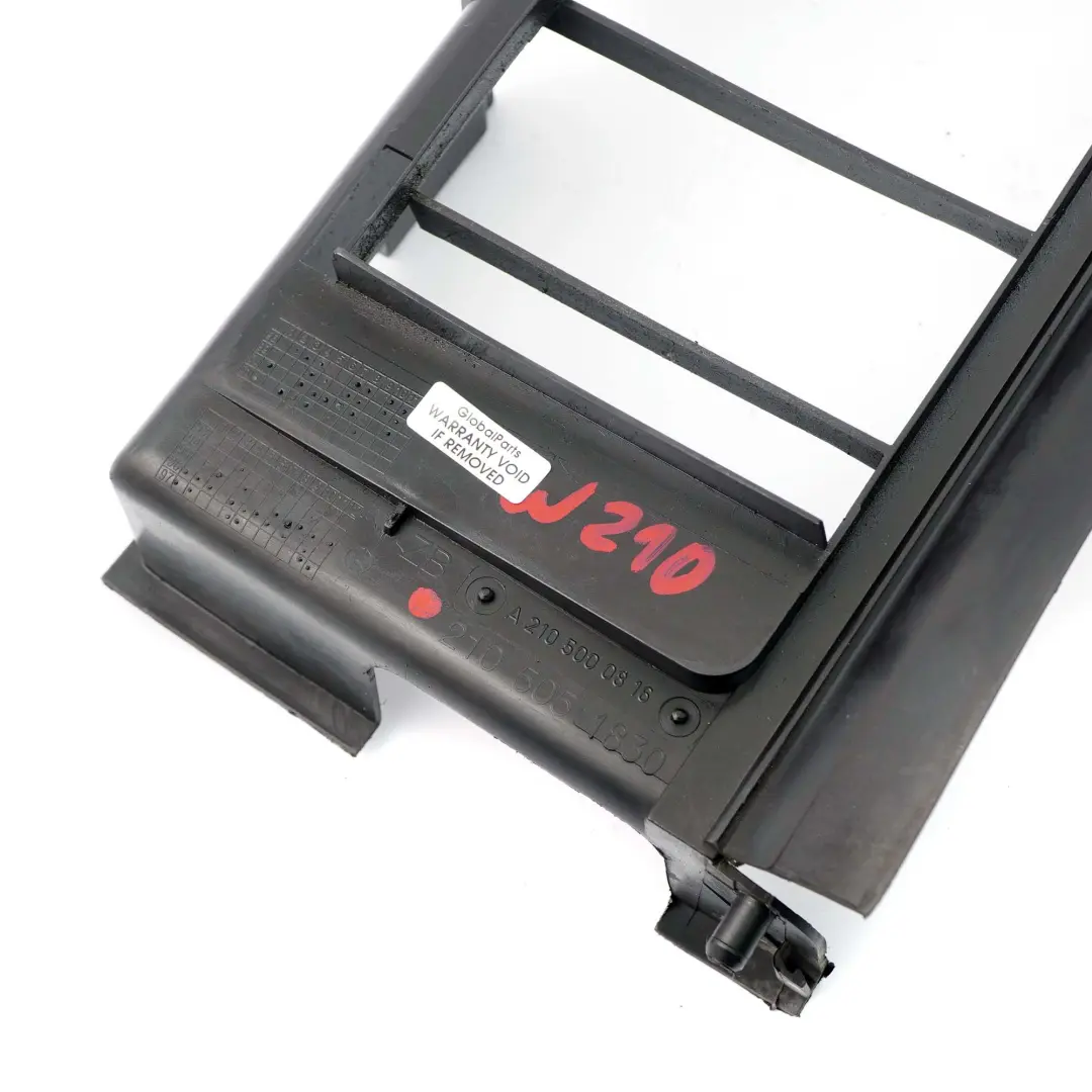 Protector De aire del radiador Mercedes-Benz Clase E S210 W210 para con número de pieza A2105000816 Protector De aire del radiador Mercedes-Benz Clase E S210 W210 - SKU A2105000816 - Número de pieza A2105000816