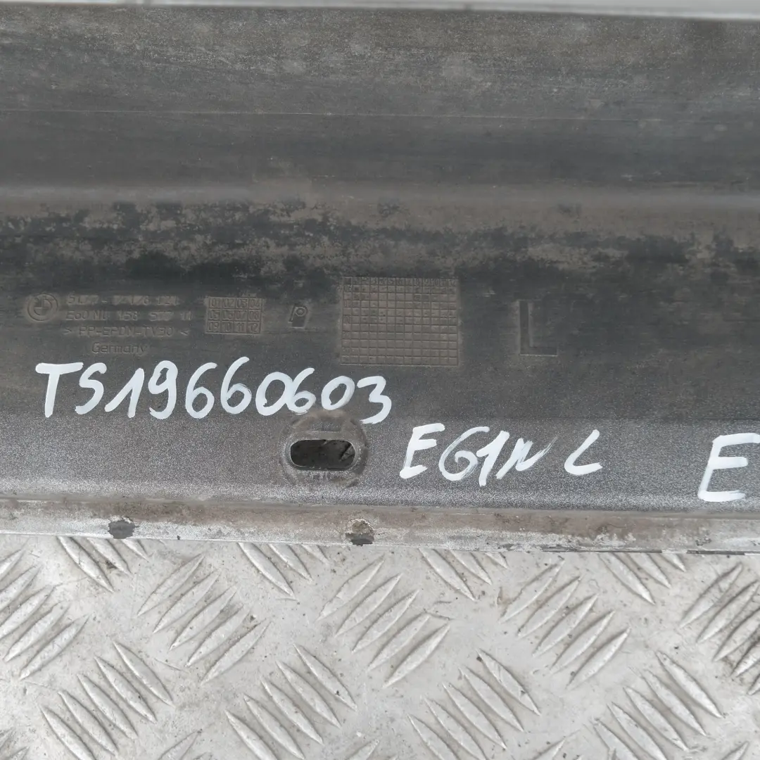 Door Sill Cover Side Skirt Left N/S Titansilber Silver to BMW 5 SERIES E60 E61 LCi with Part number 51770422464 BMW 5 SERIES E60 E61 LCi Door Sill Cover Side Skirt Left N/S Titansilber Silver - SKU 0422464-TS - Part number 51770422464
