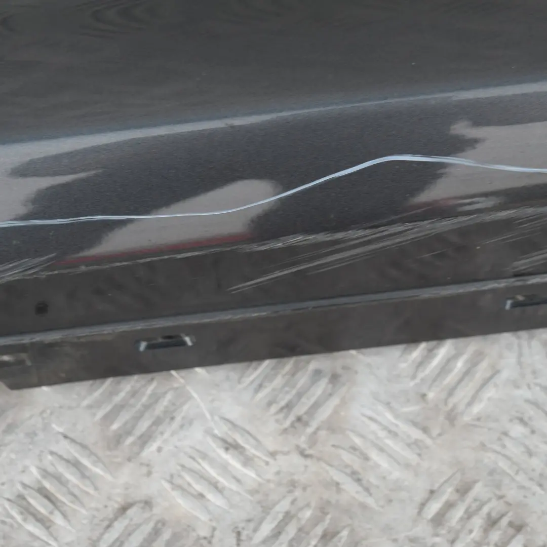 Sill Strip Faldon Derecho Sparkling Graphite para BMW E81 E82 E88 M SPORT con número de pieza 34732 BMW E81 E82 E88 M SPORT Sill Strip Faldon Derecho Sparkling Graphite - SKU 0034732-SG - Número de pieza 34732