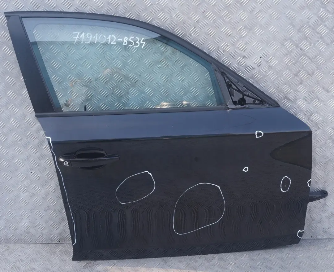 BMW4 E87 Porta anteriore destra Black Sapphire Metallic - 475 per con numero di parte 7191012 BMW4 E87 Porta anteriore destra Black Sapphire Metallic - 475 - SKU 7191012-BS34 - Numero di parte 7191012