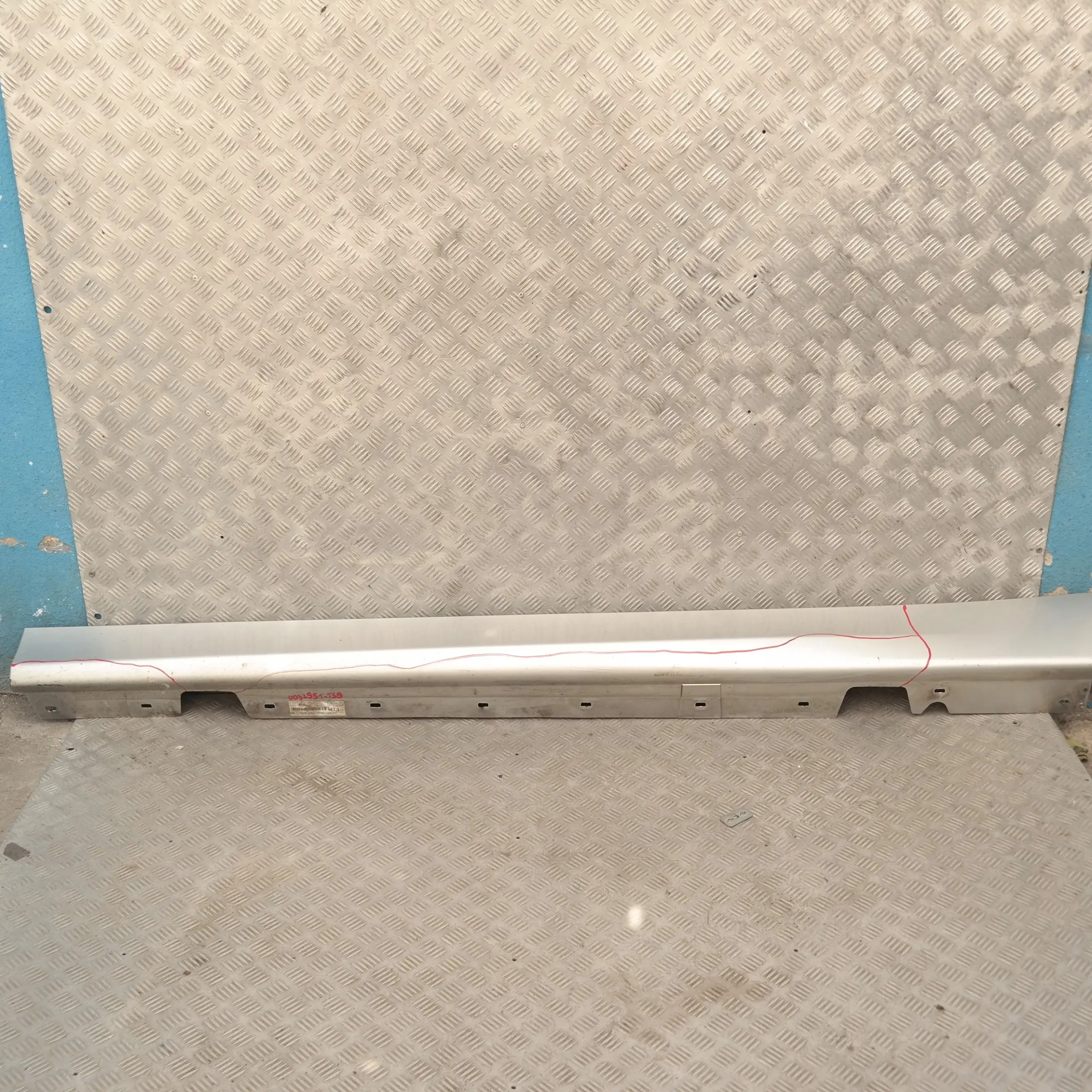 BMW 3 E90 E91 Schwellerleiste Blende Schweller links Titansilber Silber Metallic
