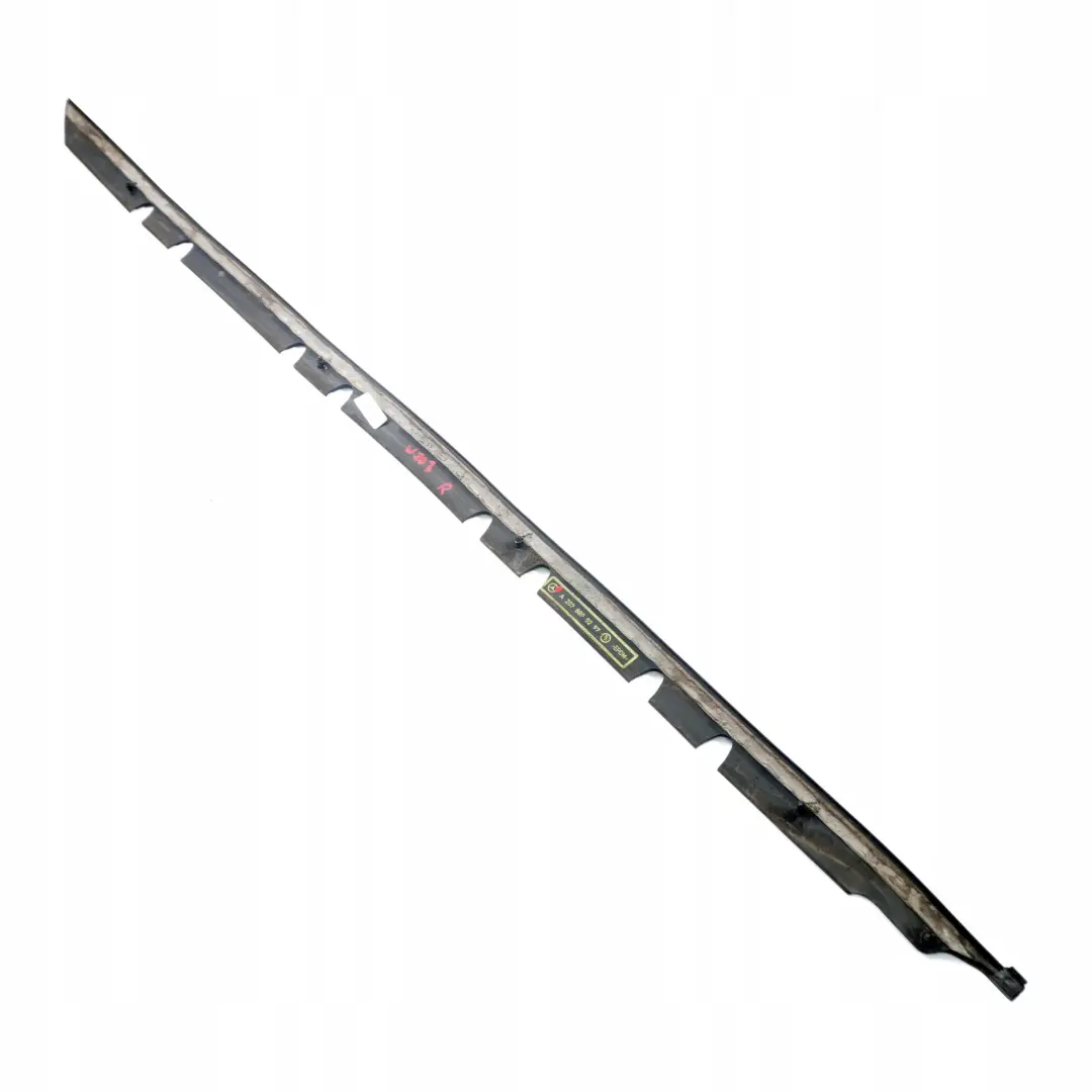  Mercedes-Benz C-Klasse W203 Seitenwand Kotflügel Gummi Dichtung Vorne Rechts - SKU A2038800297 - Teilenummer A2038800297