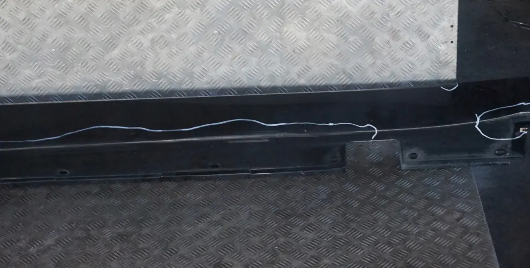 BMW E60 E61 LCI Listello Portiera Apertura Gonna Destro Nero 2 - 668 - SKU 0422465-SCH1 - Numero di parte 0422465