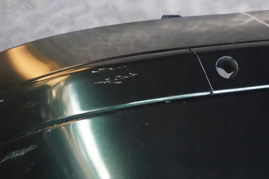 Zderzak tylny tył Oxford Green do BMW E65 E66 E67 o numerze 0136743 BMW E65 E66 E67 Zderzak tylny tył Oxford Green - SKU 0136743-OXF - Numer Części 0136743
