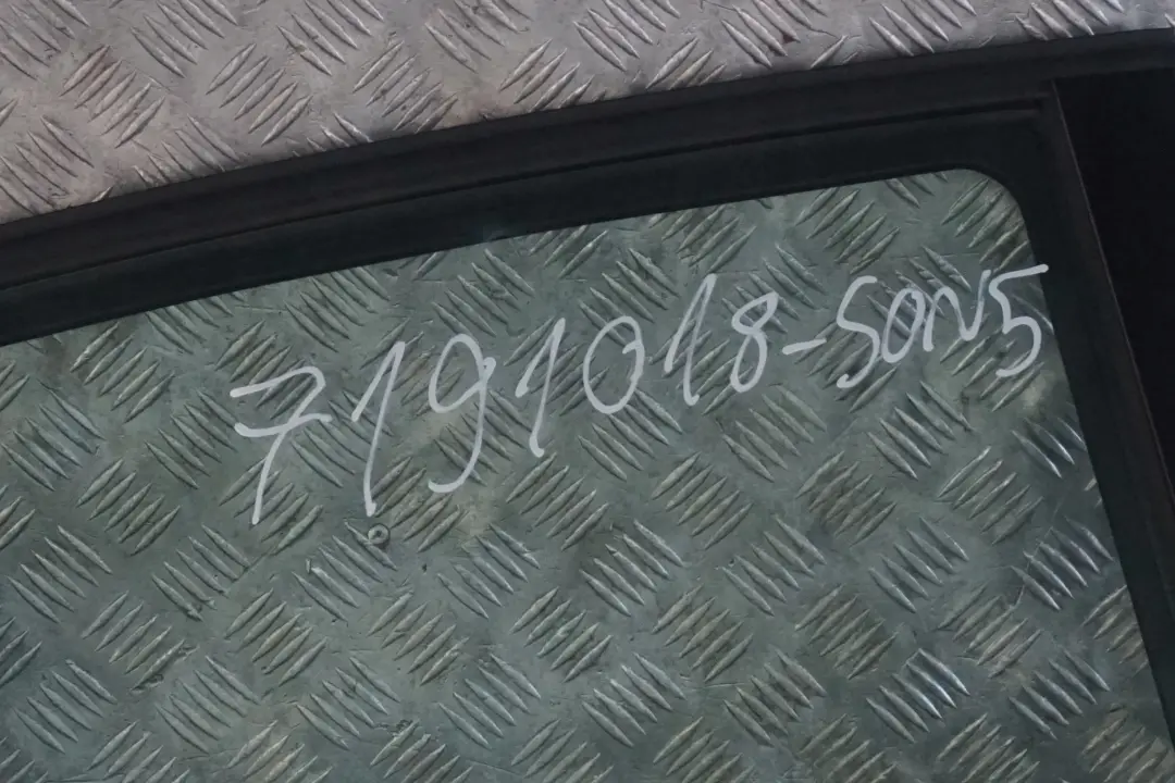 drzwi prawe tylne prawy tył Sonora A23 do BMW 1 E87 o numerze 7191018 BMW 1 E87 drzwi prawe tylne prawy tył Sonora A23 - SKU 7191018-SON5 - Numer Części 7191018