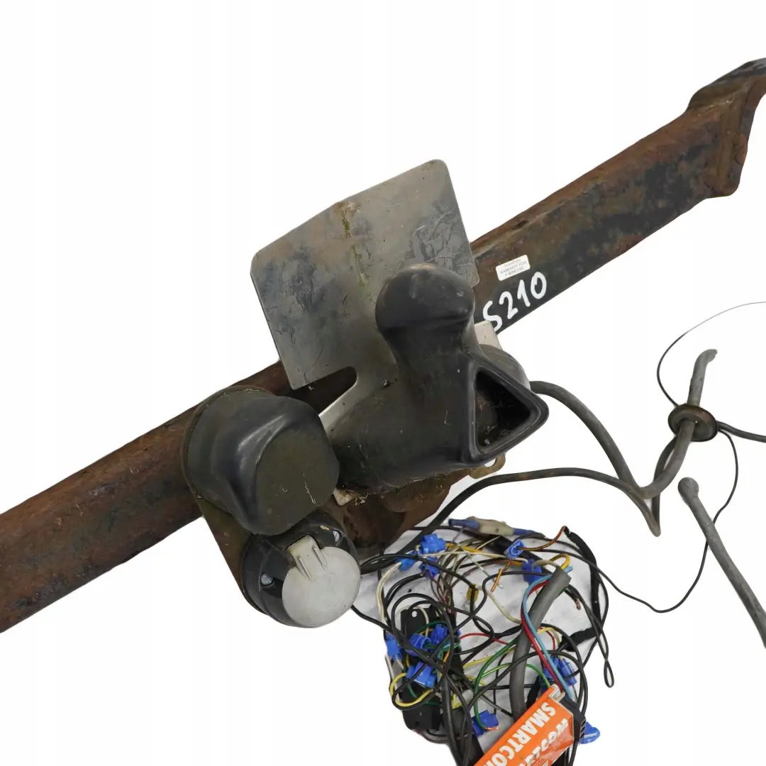 Hak holowniczy do MERCEDES E W210 KOMBI o numerze A2103100495 MERCEDES E W210 KOMBI Hak holowniczy - SKU A2103100495 - Numer Części A2103100495