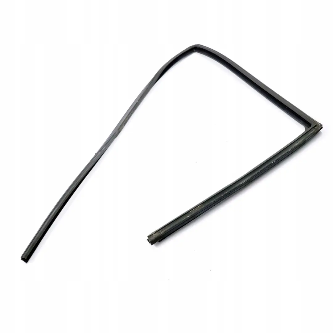 BMW 3 E36 Berline Saloon Guidage de Fenetre Joint Porte Arriere Droite 70080 - SKU 8213984 - Numéro de pièce 8213984
