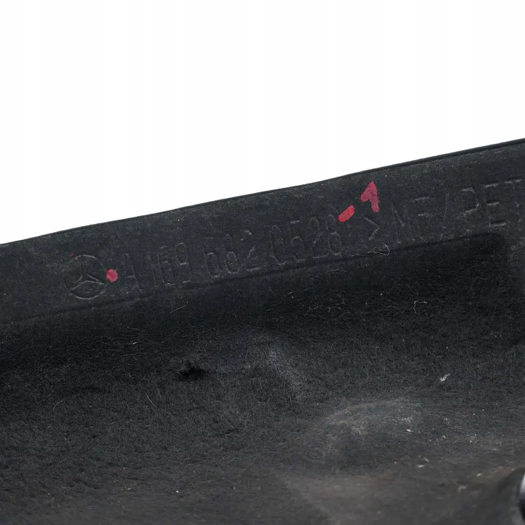 Wygłuszenie ściany grodziowej do Mercedes W169 W245 o numerze A1696820528 Mercedes W169 W245 Wygłuszenie ściany grodziowej - SKU A1696820528 - Numer Części A1696820528