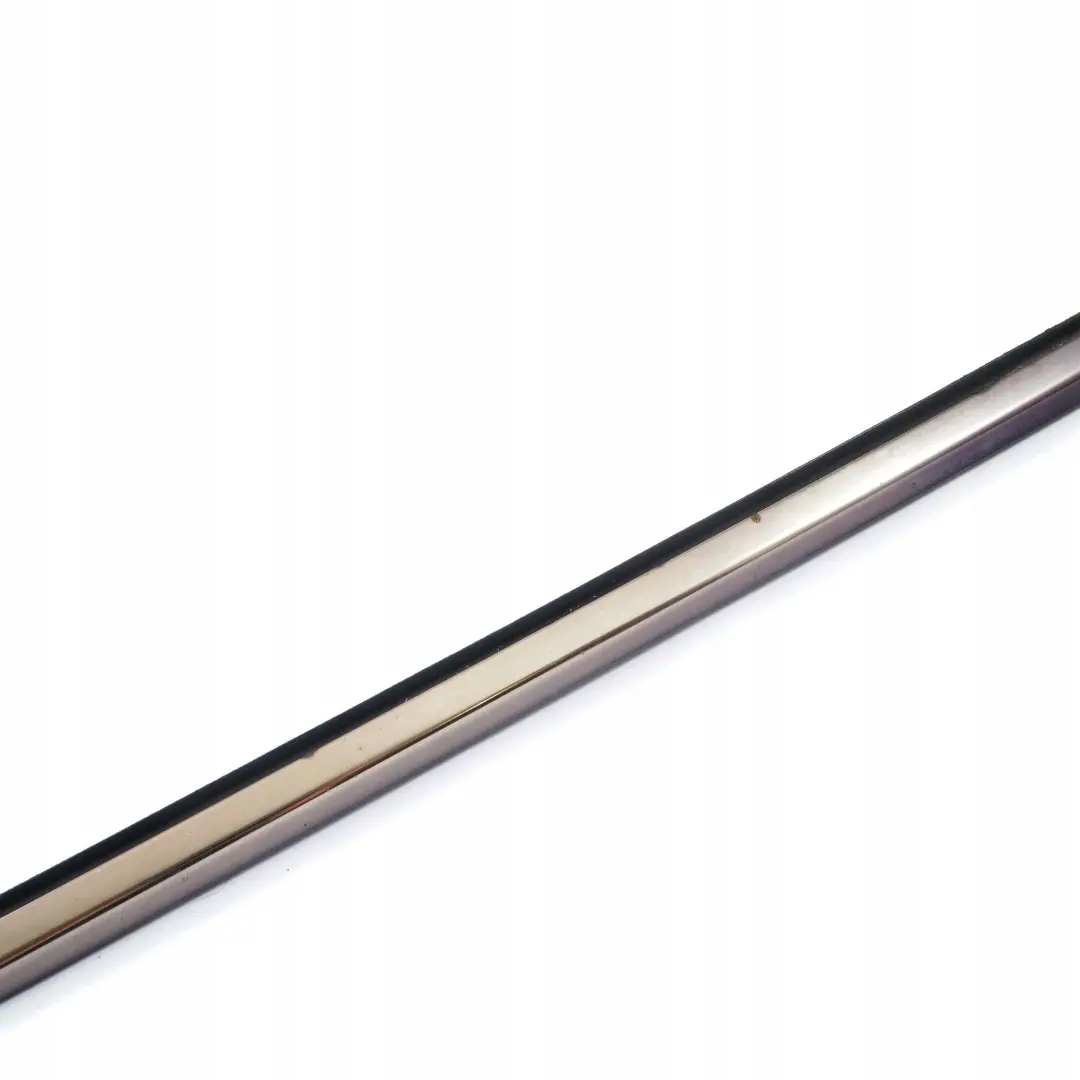 Mercedes-Benz Clase E W210 Delantero Derecho Puerta Ventana Guarnicion Moldura para con número de pieza A2106900880 Mercedes-Benz Clase E W210 Delantero Derecho Puerta Ventana Guarnicion Moldura - SKU A2106900880 - Número de pieza A2106900880