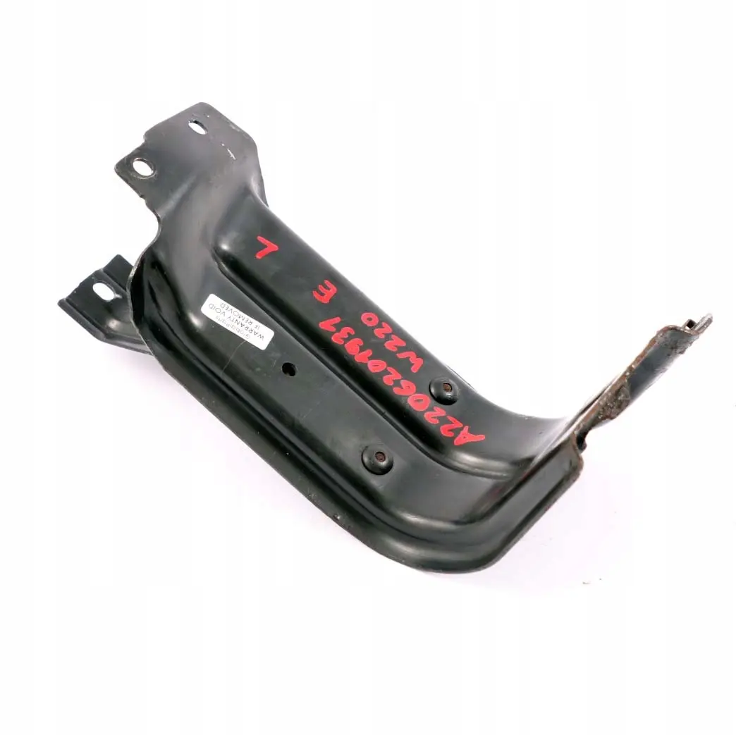 Mocowanie uchwyt pasa lewy przód do MERCEDES S W220 o numerze A2206201931 MERCEDES S W220 Mocowanie uchwyt pasa lewy przód - SKU A2206201931 - Numer Części A2206201931
