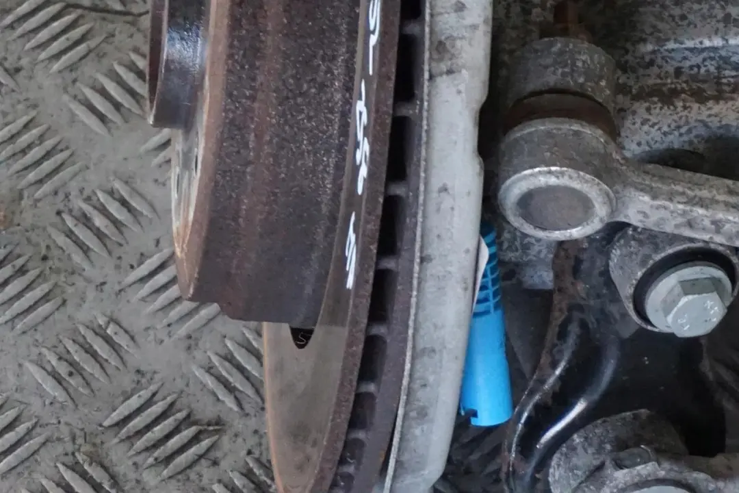 Break 530xd M57N2 231PS Kit Arbre de Sortie Pivotement Arriere Droite pour BMW E61 à propos du numéro de pièce 6770923 BMW E61 Break 530xd M57N2 231PS Kit Arbre de Sortie Pivotement Arriere Droite - SKU lhd-6770924-5 - Numéro de pièce 6770923