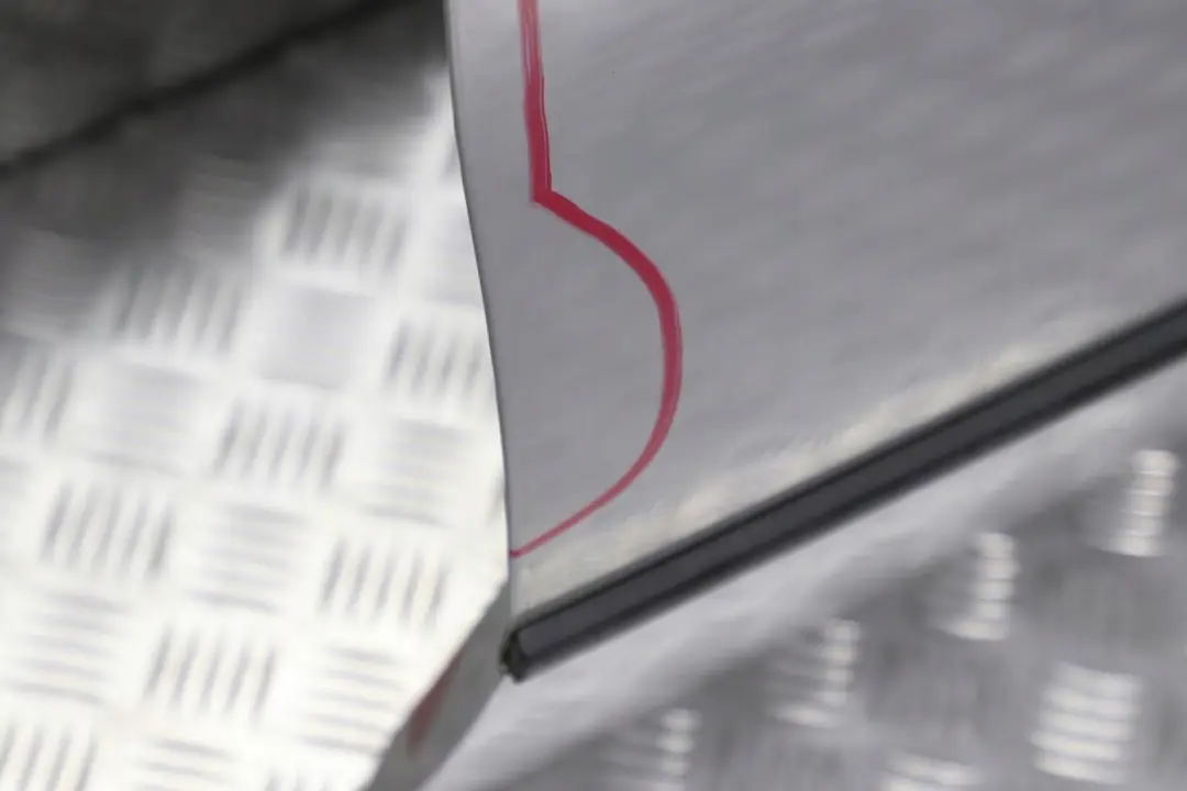 Door Front Right O/S Titansilber Titan Silver Metallic - 354 to BMW X5 E53 2 with Part number 8256824 BMW X5 E53 2 Door Front Right O/S Titansilber Titan Silver Metallic - 354 - SKU 8256824-TS2 - Part number 8256824