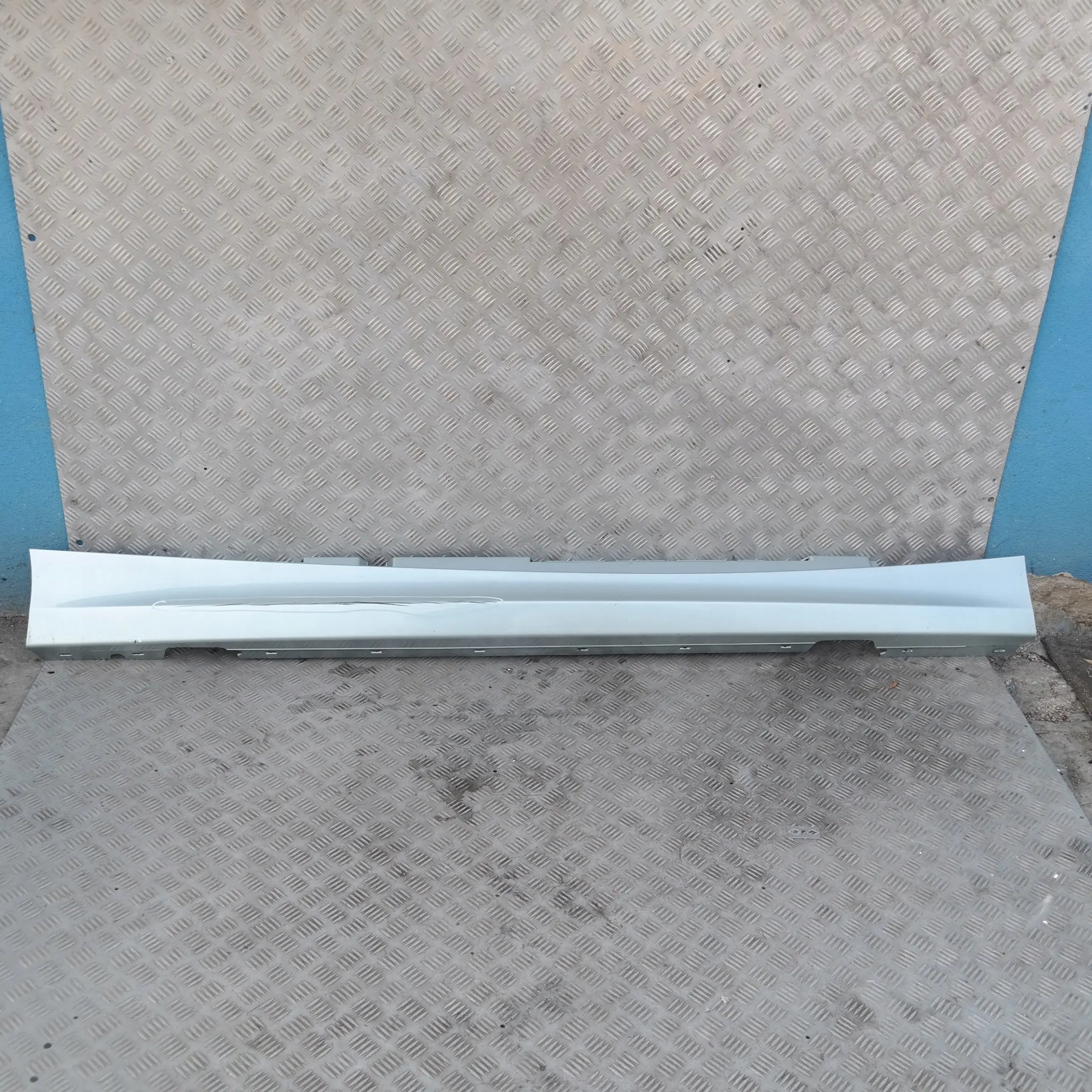 BMW E87 LCI Sill strip side skirt right Patagoniagruen Patagonia