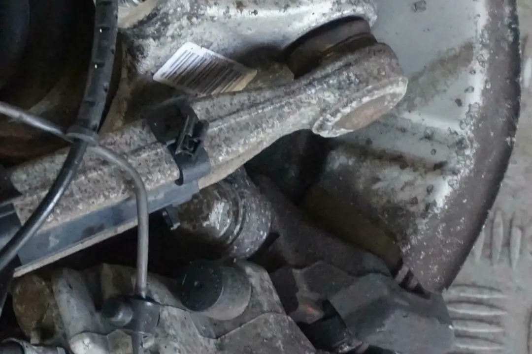 N52 Trasero Derecho Cubo Pierna Portador Pinza De Disco De Freno para BMW E60 525i con número de pieza 6770906 BMW E60 525i N52 Trasero Derecho Cubo Pierna Portador Pinza De Disco De Freno - SKU 6770906-10 - Número de pieza 6770906