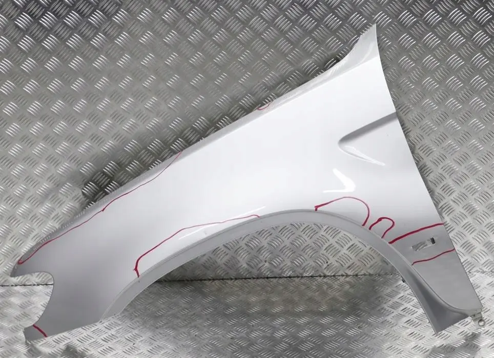 Side Panel Wing Fender Delantero Izquierdo Titansilber Plata - 354 para BMW X5 E53 6 con número de pieza 7000385 BMW X5 E53 6 Side Panel Wing Fender Delantero Izquierdo Titansilber Plata - 354 - SKU 7000385-TS6 - Número de pieza 7000385