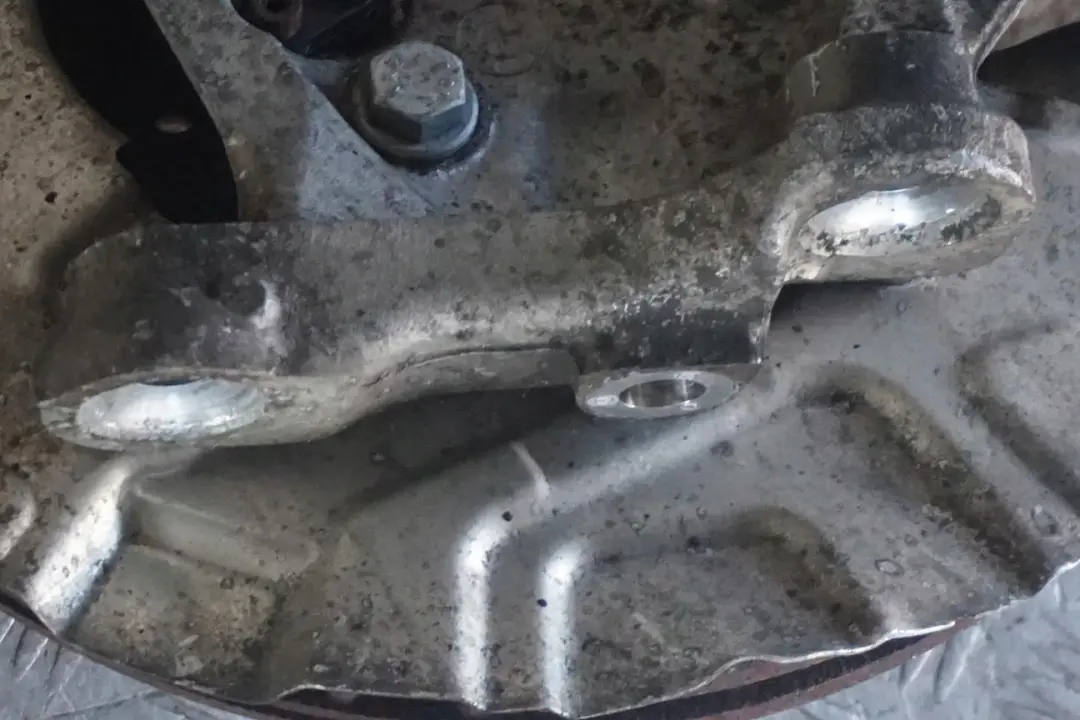 N53 Amortyzator zwrotnica prawy przód do BMW E93 325i o numerze 6785590 BMW E93 325i N53 Amortyzator zwrotnica prawy przód - SKU 6785590-2 - Numer Części 6785590