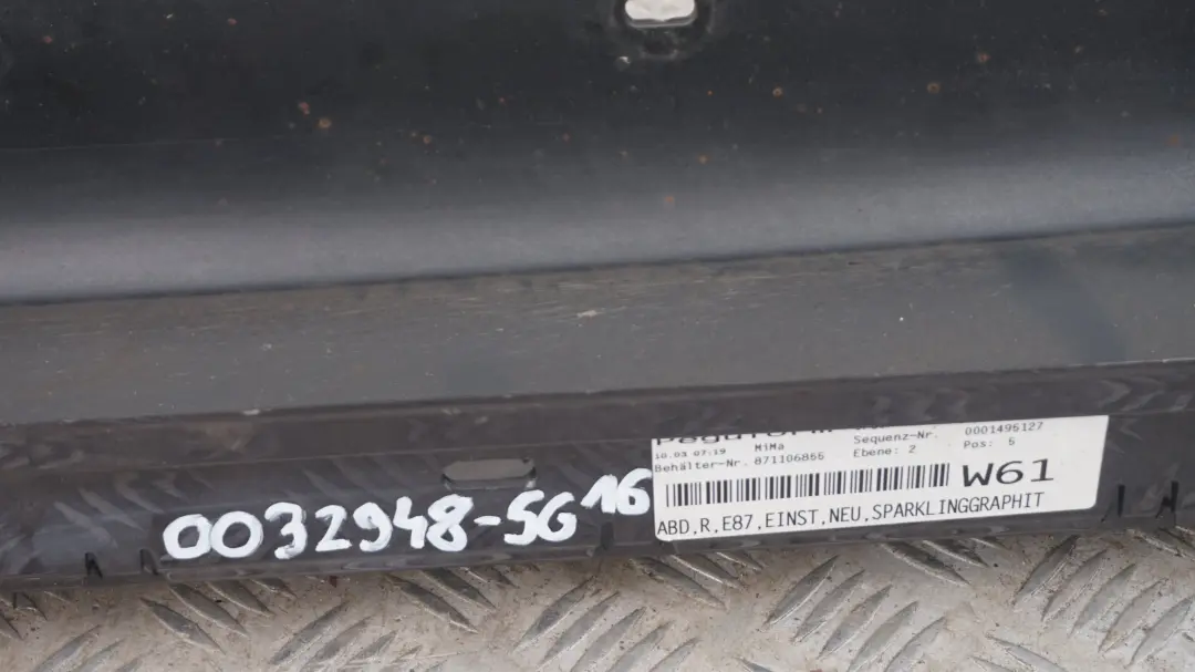 Nakładka próg prawy sparkling graphite do BMW E87 o numerze 32948 BMW E87 Nakładka próg prawy sparkling graphite - SKU 0032948-SG16 - Numer Części 32948