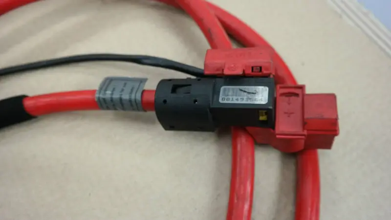 Positive Lead Red Cable Plus Pole Wire to BMW X5 Series E53 Battery with Part number 6906911 BMW X5 Series E53 Battery Positive Lead Red Cable Plus Pole Wire - SKU 6906911 - Part number 6906911