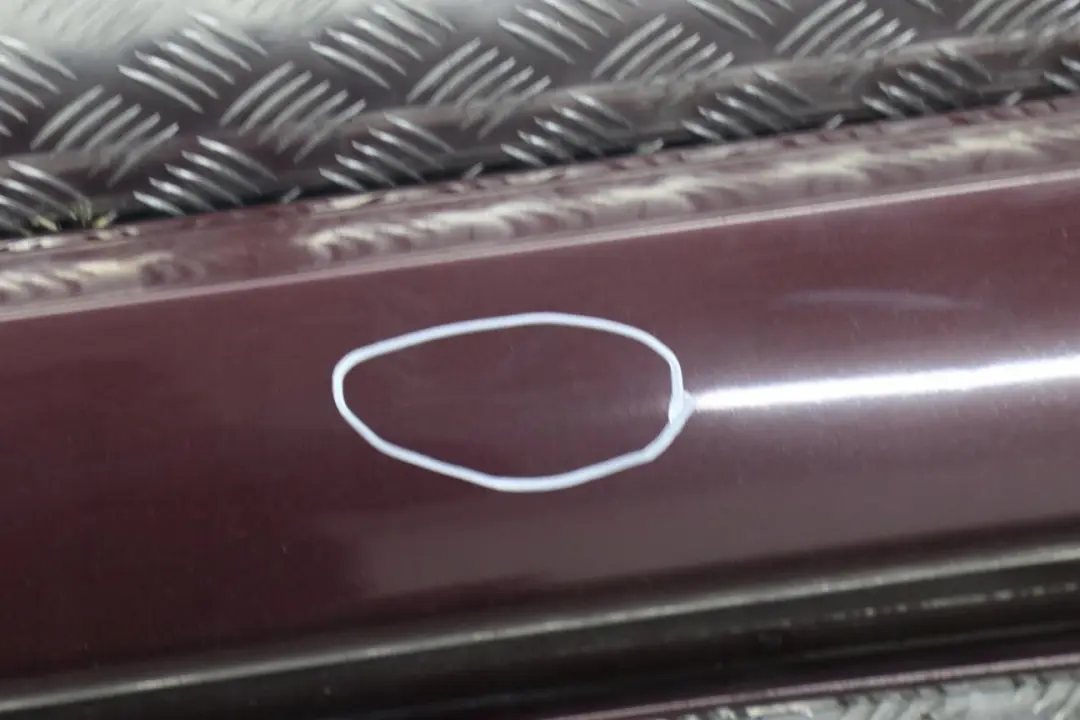 Faldon De umbral De puerta derecho Barberarot Rojo Barbera - A39 para BMW E65 con número de pieza 0395482 BMW E65 Faldon De umbral De puerta derecho Barberarot Rojo Barbera - A39 - SKU 0395482-BAR - Número de pieza 0395482