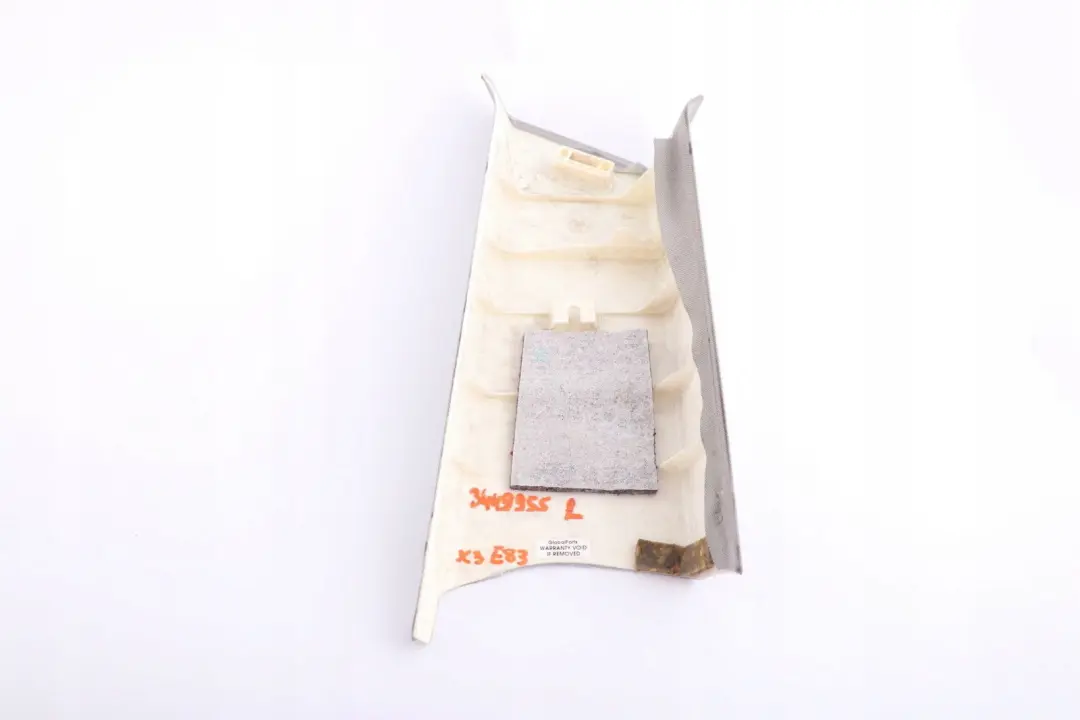 Reihe E83 LCI Blende C-Säule links Grey Grau 3330489 für BMW X3 mit Teilenummer 3449955 BMW X3 Reihe E83 LCI Blende C-Säule links Grey Grau 3330489 - SKU 3449955 - Teilenummer 3449955