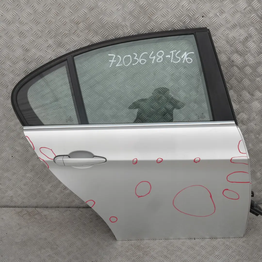 Puerta Trasera Derecha Titansilber Silver Silber - 354 para BMW E90 E90N LCi con número de pieza 7203648 BMW E90 E90N LCi Puerta Trasera Derecha Titansilber Silver Silber - 354 - SKU 7203648-TS16 - Número de pieza 7203648
