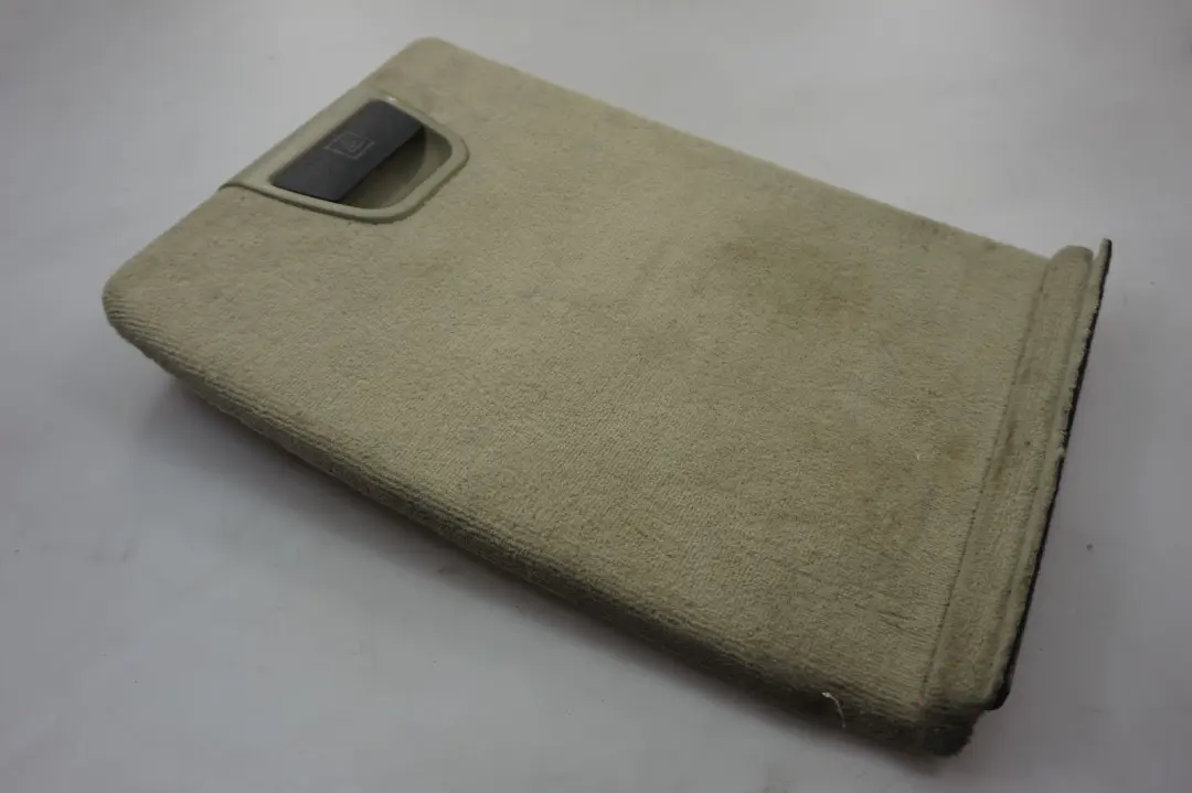 Trunk Carpet Flap Boot Rear Left PASTELLGR?N 3402121 para BMW E53 con número de pieza 9172859 BMW E53 Trunk Carpet Flap Boot Rear Left PASTELLGR?N 3402121 - SKU 7034373 - Número de pieza 9172859