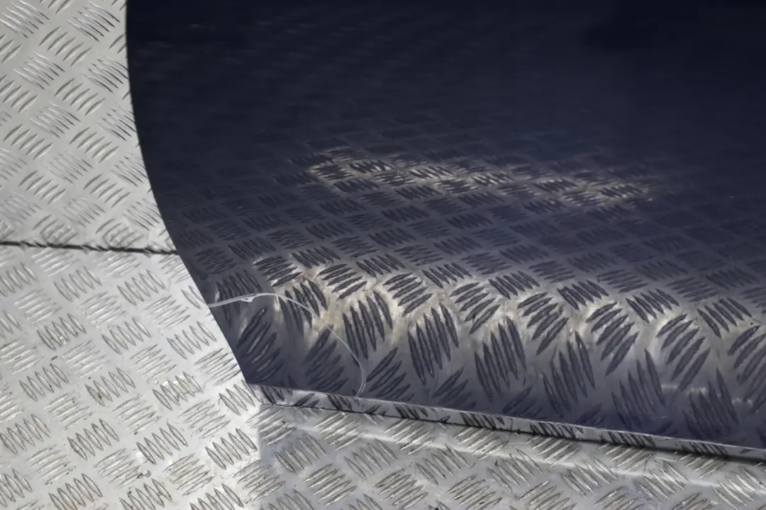 Drzwi lewe przednie mysticblau A07 do BMW E60 E61 o numerze 7202339 BMW E60 E61 Drzwi lewe przednie mysticblau A07 - SKU 7202339-MYS2 - Numer Części 7202339