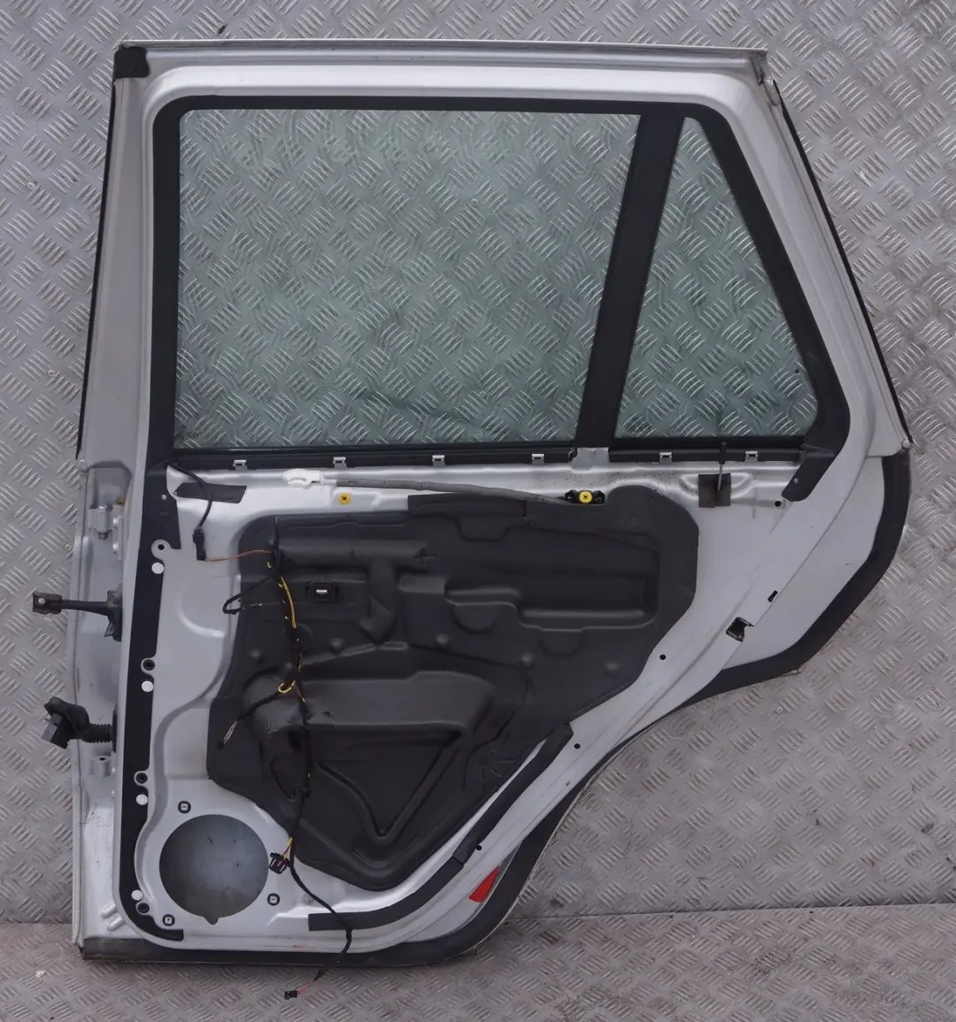 BMW X5 er 8 E53 Beifahrer Tür hinten rechts Titansilber Titan Silber Metallic - SKU 8256828-TS8 - Teilenummer 8256828