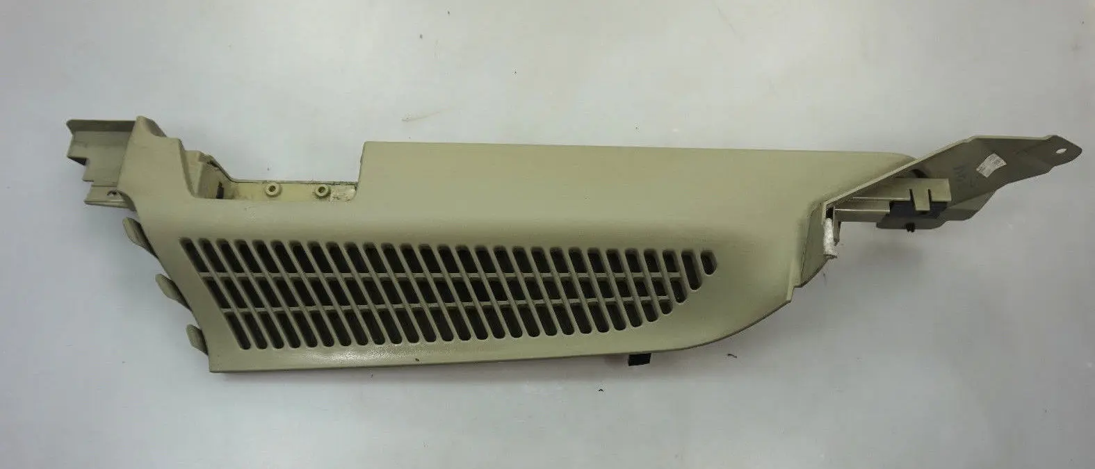 BMW X5 Series E53 Left N/S Vent Louvre Side Rail Cover In Trunk Lid Green