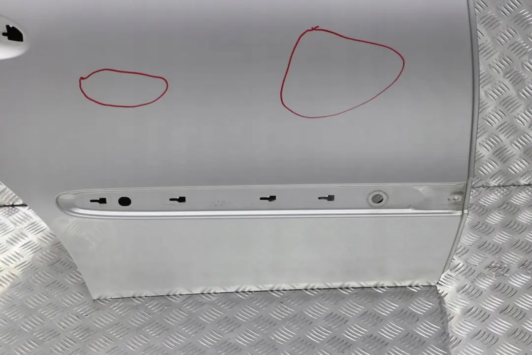 Mercedes-Benz S211 Break Porte Arriere Droite Brilliant Argent - 744U pour à propos du numéro de pièce A2117300405 Mercedes-Benz S211 Break Porte Arriere Droite Brilliant Argent - 744U - SKU A2117300405-BS - Numéro de pièce A2117300405