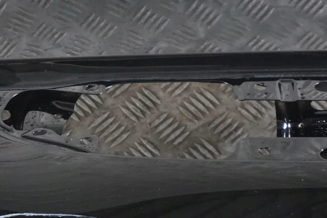 Klapa tylna Midnight Black do MINI Roadster R59 o numerze 2759117 MINI Roadster R59 Klapa tylna Midnight Black - SKU 2759117-MNB - Numer Części 2759117