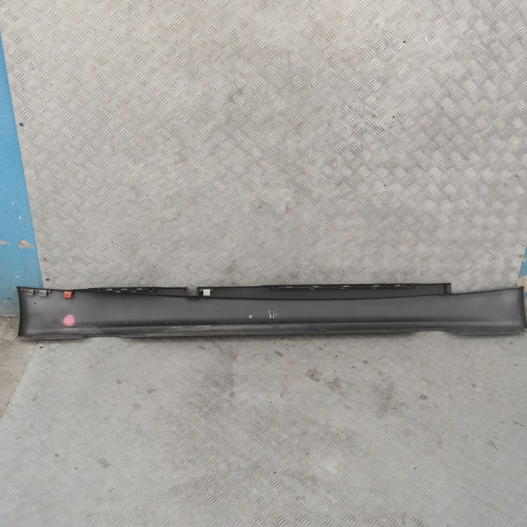 Listello Portiera Apertura Gonna SX Sonora Metallizzato per BMW E87 con numero di parte 51770032949 BMW E87 Listello Portiera Apertura Gonna SX Sonora Metallizzato - SKU 0032949-SON2 - Numero di parte 51770032949