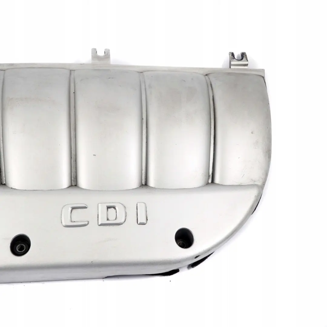 Osłona pokrywa silnika do MERCEDES ML W163 270 CDI o numerze A6120100367 MERCEDES ML W163 270 CDI Osłona pokrywa silnika - SKU A6120100367 - Numer Części A6120100367