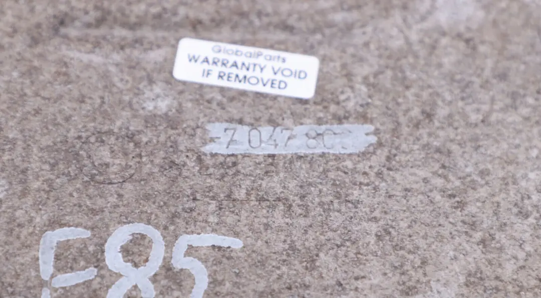Coup? Lamiera Protezione Calore per BMW Z4 Serie E85 E86 Roadster con numero di parte 7047808 BMW Z4 Serie E85 E86 Roadster Coup? Lamiera Protezione Calore - SKU 7047808 - Numero di parte 7047808