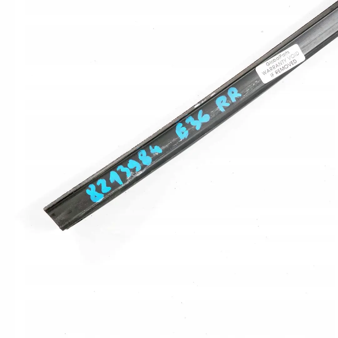 Uszczelka szyby drzwi prawy tył do BMW E36 Sedan o numerze 8213984 BMW E36 Sedan Uszczelka szyby drzwi prawy tył - SKU 8213984 - Numer Części 8213984