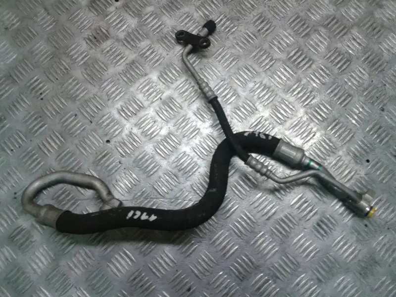 Conduite D'Aspiration Vaporisateur Compresseur pour BMW E81 E87N LCI E90 E91 à propos du numéro de pièce 9168366 BMW E81 E87N LCI E90 E91 Conduite D'Aspiration Vaporisateur Compresseur - SKU 9168366 - Numéro de pièce 9168366