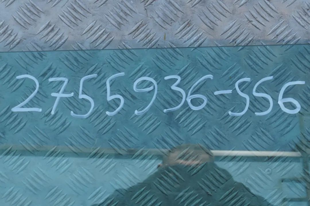 Porta Anteriore Destra Frizzante Argento - A60 per Mini Cooper R55 R56 R57 con numero di parte 2755936 Mini Cooper R55 R56 R57 Porta Anteriore Destra Frizzante Argento - A60 - SKU 2755936-SS7 - Numero di parte 2755936