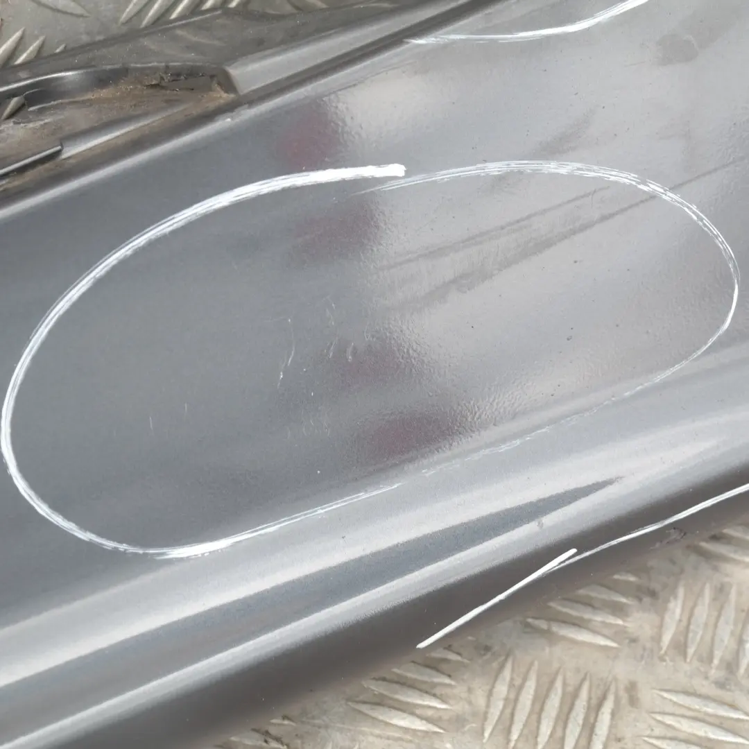 Schwellerleiste Blende Schweller links Sparkling Graphite Metallic für BMW 1 er E87 mit Teilenummer 51770032949-SG2 BMW 1 er E87 Schwellerleiste Blende Schweller links Sparkling Graphite Metallic - SKU 0032949-SG2 - Teilenummer 51770032949-SG2